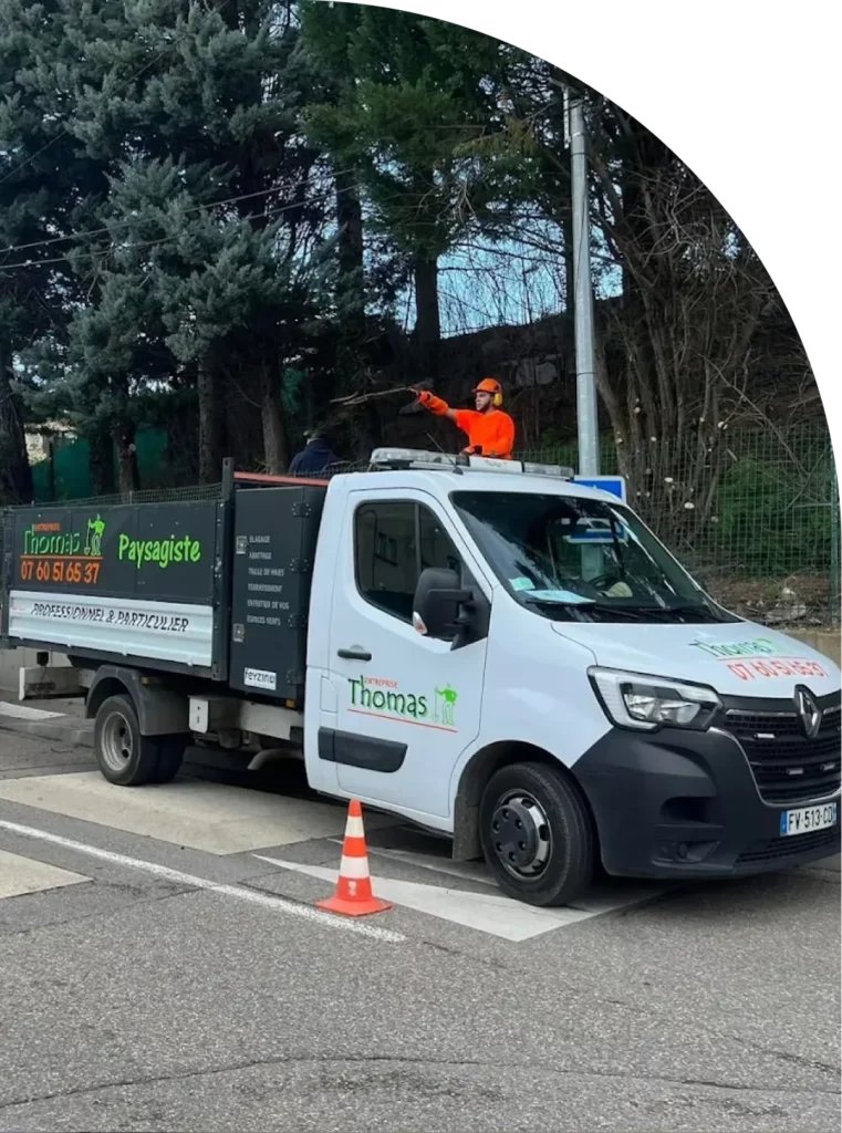 Entreprise de paysagisme spécialisé en aménagement extérieur et entretien d'espaces verts à Crémieu